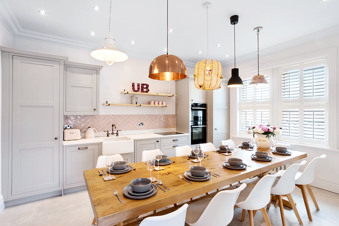 Urban Boutique Apartment - kitchen/diner seating 10